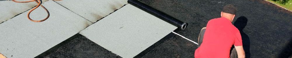 Nieuw bitumen leggen op bijgebouw Nieuw bitumen leggen op bijgebouw in Haarlem